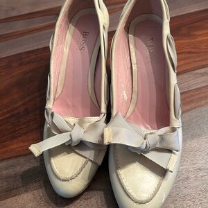 Boss Women's Cream Heels with Bow Accent